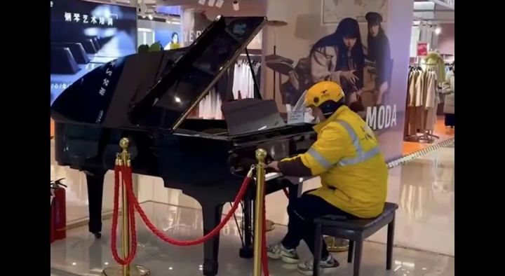 Phát biểu của nữ sinh tốt nghiệp trường đại học danh giá gây tranh cãi: "Tài giỏi nhưng muốn sống tầm thường, vậy người không tài giỏi phải làm sao?" - Ảnh 8. Phát biểu của nữ sinh tốt nghiệp trường đại học danh giá gây tranh cãi: "Tài giỏi nhưng muốn sống tầm thường, vậy người không tài giỏi phải làm sao?" - Ảnh 8.