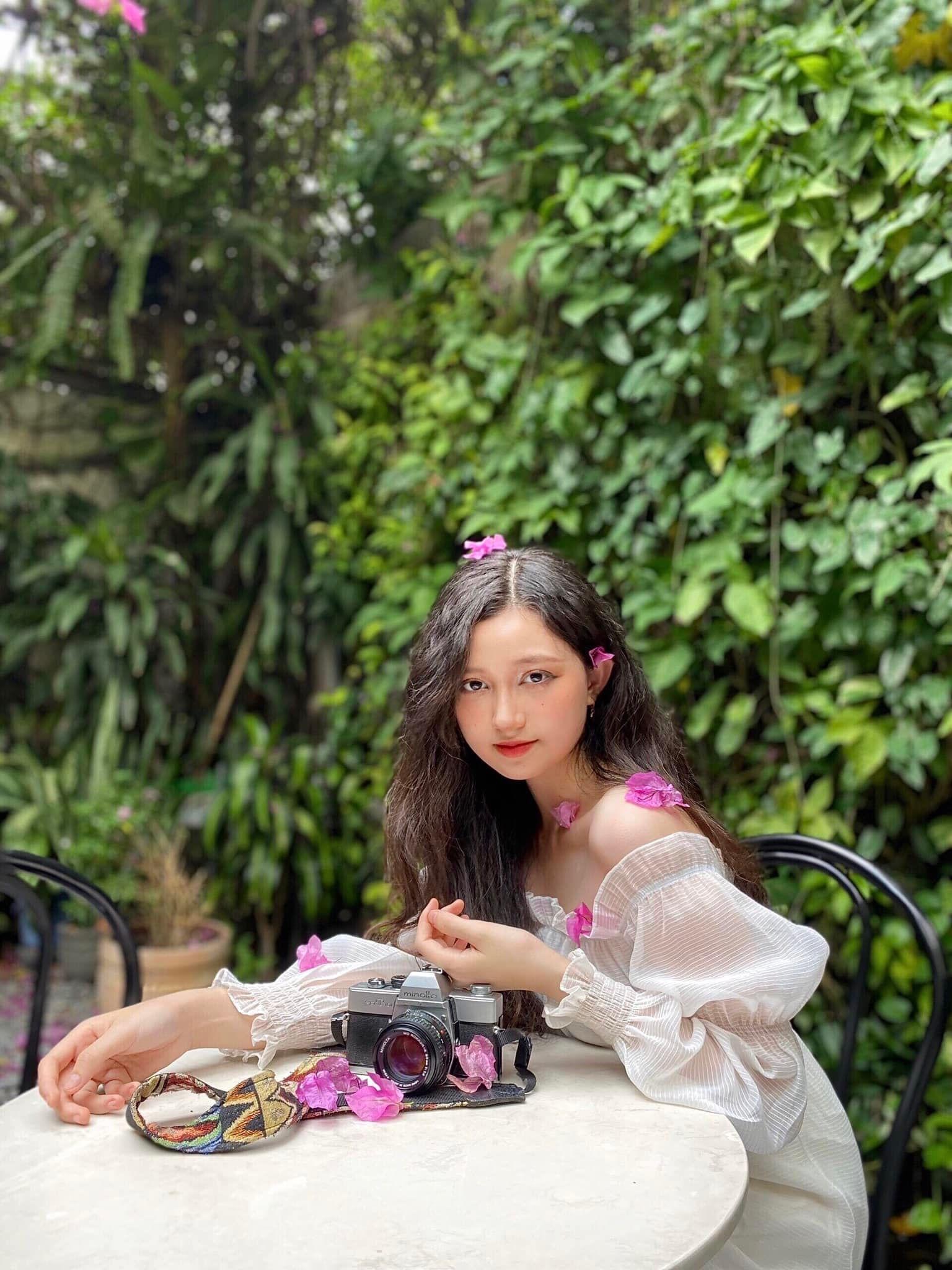 City girl  HCM is as beautiful as Miss: No SAT, no high IELTS, still passed 9 universities in the US thanks to the excellent essay TO CANH CHUA - Photo 1.