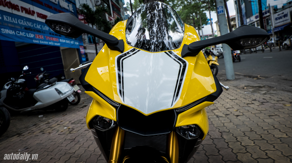 Ngắm phiên bản đặc biệt Yamaha R1 kỷ niệm 60 năm đầu tiên tại Việt Nam - ảnh 2