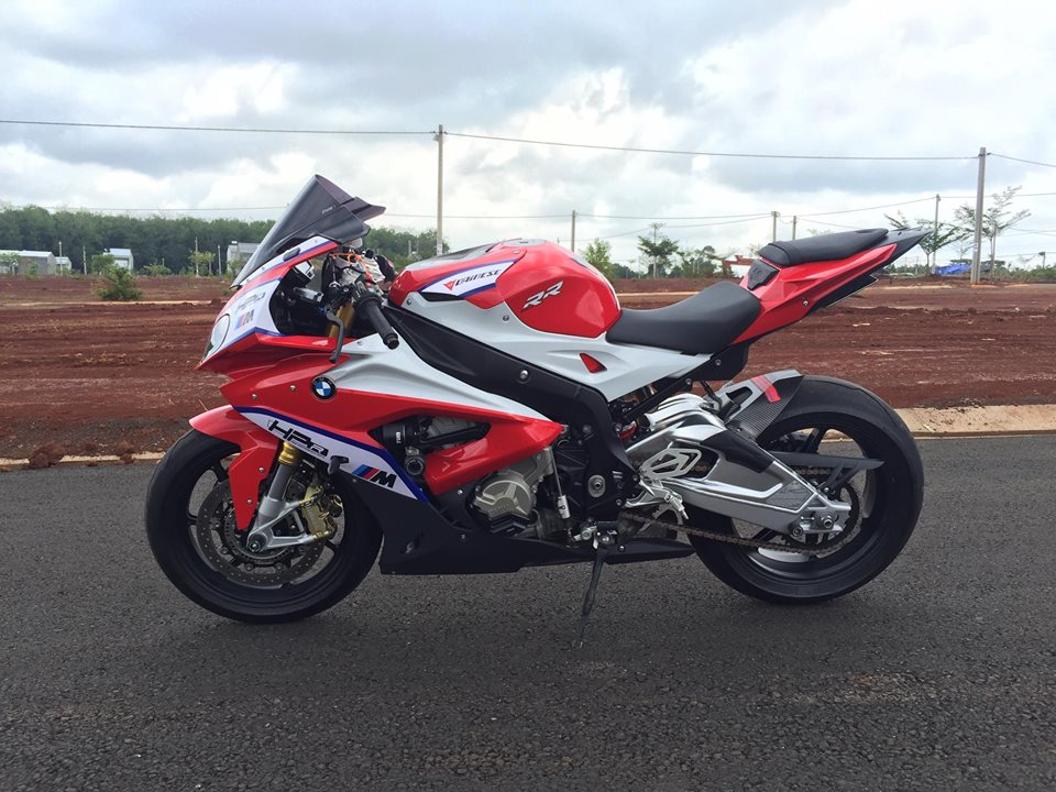 Trực thăng phải 'lu mờ' trước BMW S1000RR trắng đỏ - ảnh 8