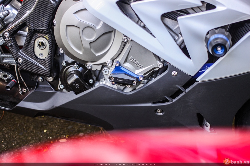 BMW S1000RR độ ấn tượng với các phụ kiện giản đơn - ảnh 10