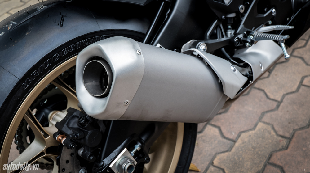 Ngắm phiên bản đặc biệt Yamaha R1 kỷ niệm 60 năm đầu tiên tại Việt Nam - ảnh 7