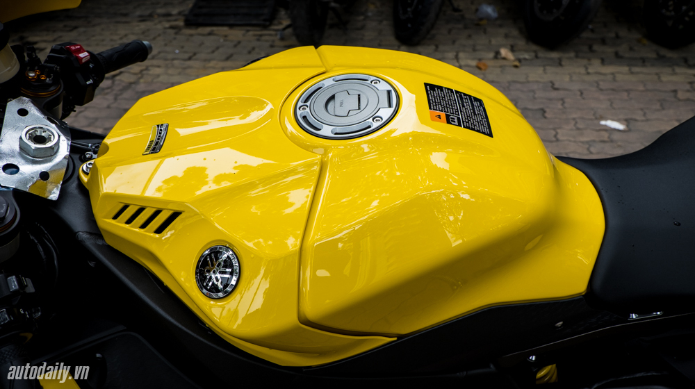 Ngắm phiên bản đặc biệt Yamaha R1 kỷ niệm 60 năm đầu tiên tại Việt Nam - ảnh 13