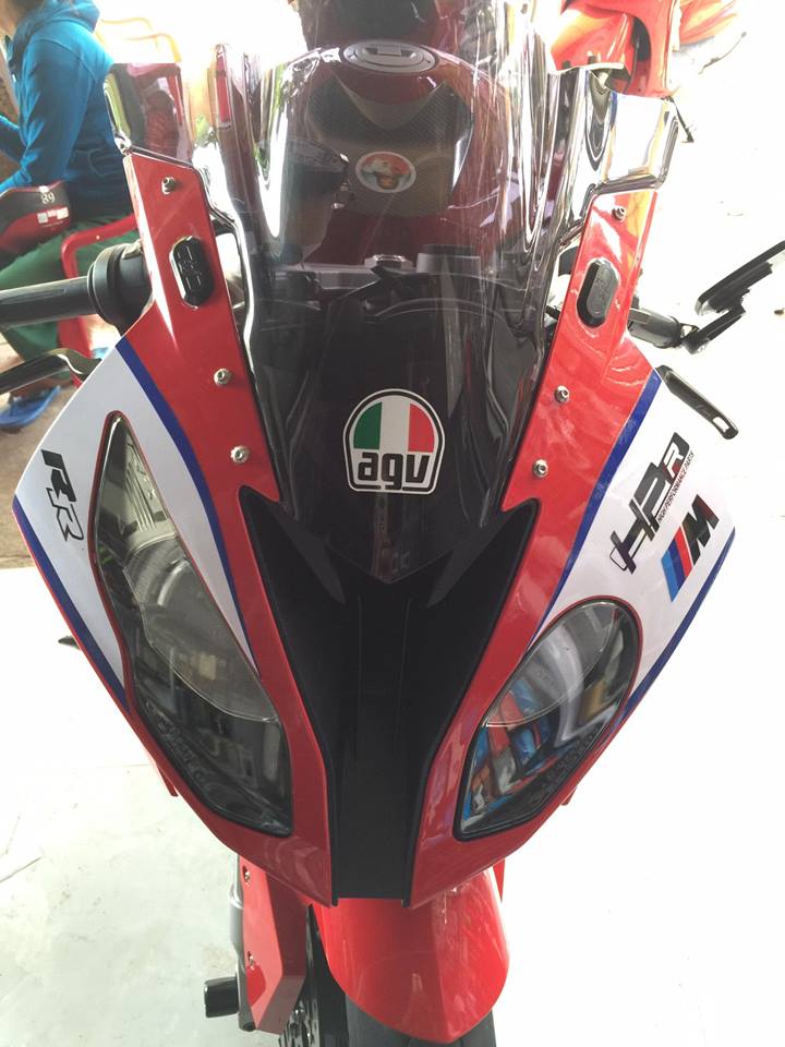 Trực thăng phải 'lu mờ' trước BMW S1000RR trắng đỏ - ảnh 5