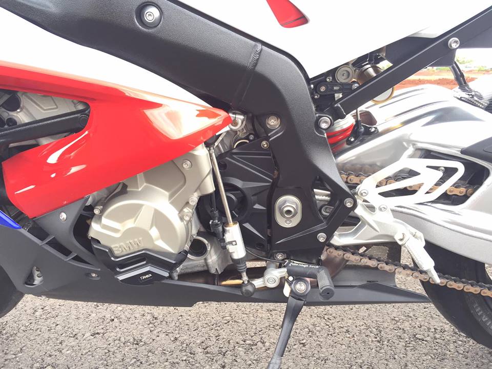 Trực thăng phải 'lu mờ' trước BMW S1000RR trắng đỏ - ảnh 7