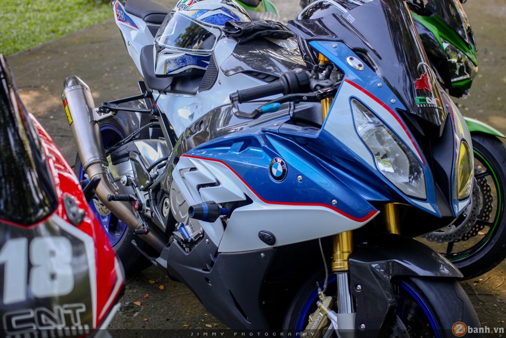 BMW S1000RR độ ấn tượng với các phụ kiện giản đơn - ảnh 2