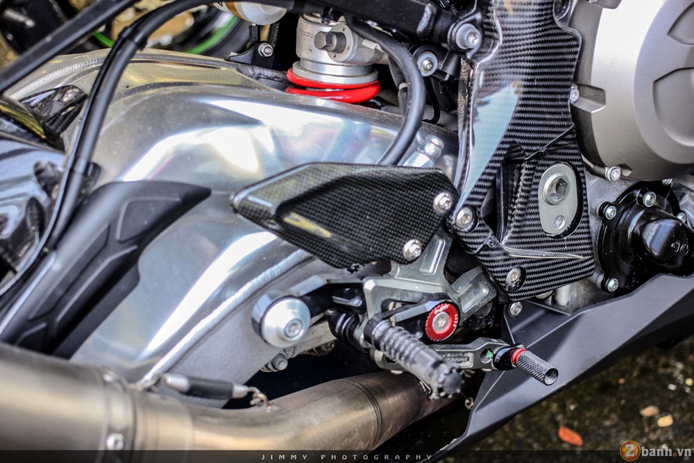 BMW S1000RR độ ấn tượng với các phụ kiện giản đơn - ảnh 5