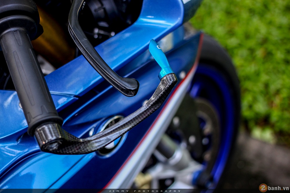 BMW S1000RR độ ấn tượng với các phụ kiện giản đơn - ảnh 7