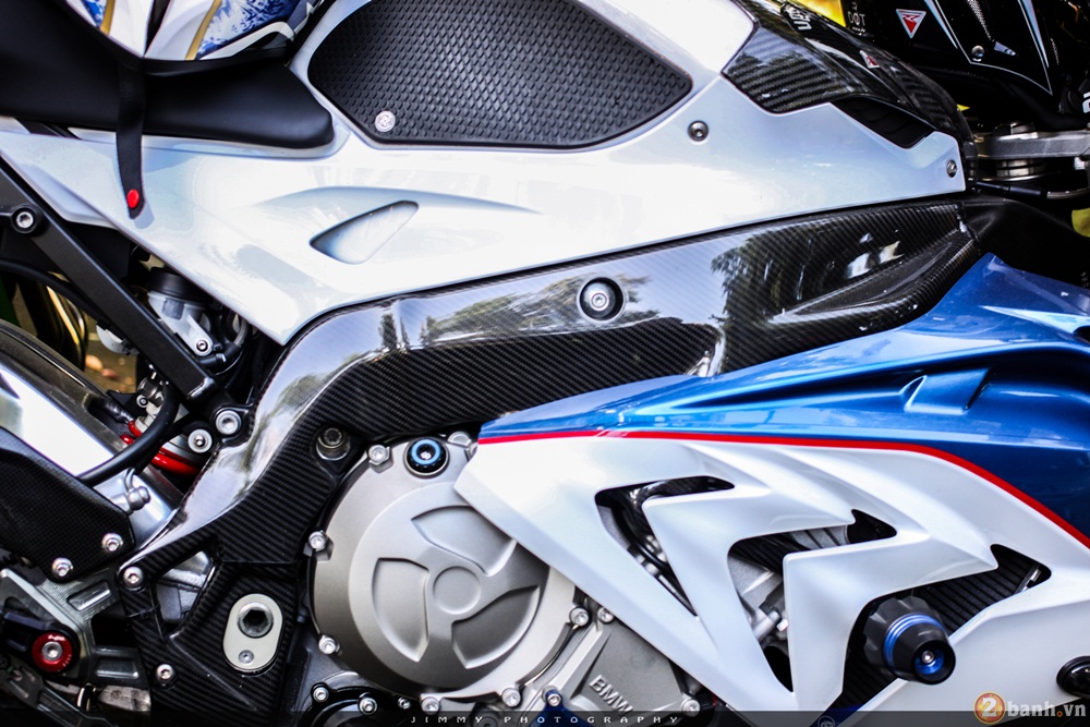 BMW S1000RR độ ấn tượng với các phụ kiện giản đơn - ảnh 11