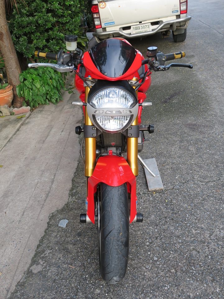 Quỷ dữ Monster 1100S mang trên mình nhiều