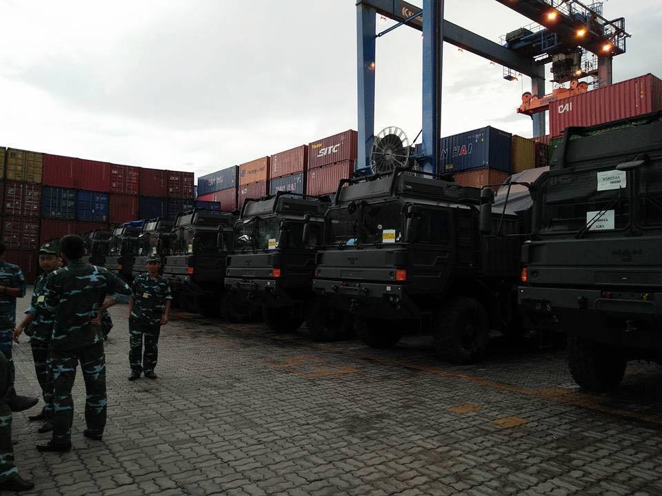 Sức mạnh của xe đầu kéo hạng nặng vừa cập cảng Việt Nam - ảnh 6