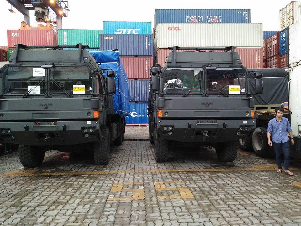 Sức mạnh của xe đầu kéo hạng nặng vừa cập cảng Việt Nam - ảnh 7
