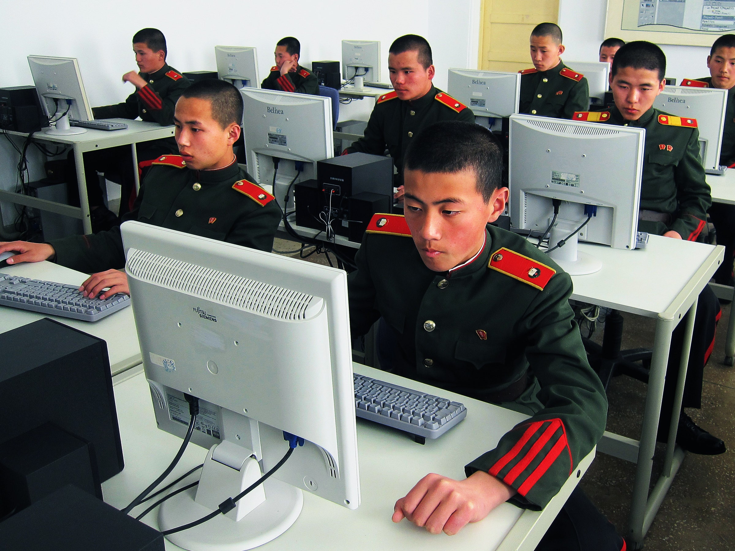 Đội quân hacker khét tiếng của Triều Tiên đã đánh cắp 2 tỷ USD như thế nào? - Ảnh 2.