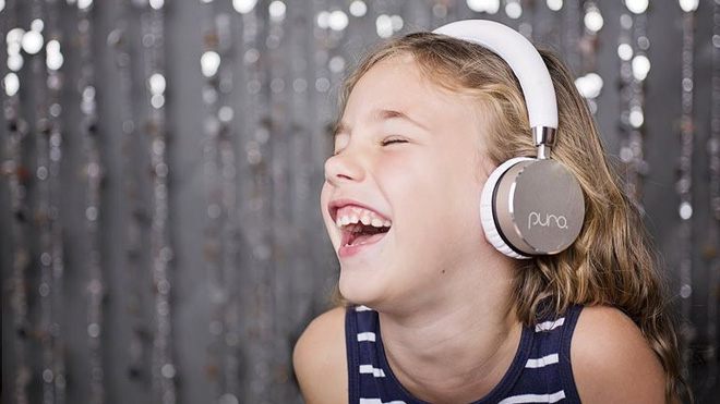 Mất thính giác ở trẻ em khi sử dụng tai nghe quá nhiều và cách phòng ngừa - Ảnh 2.