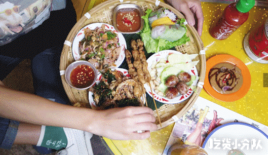 Trung Quốc có nhà hàng bán bún chả Obama, nhái từ chai bia đến miếng thịt nướng nhìn không khác gì bản gốc! - Ảnh 3.