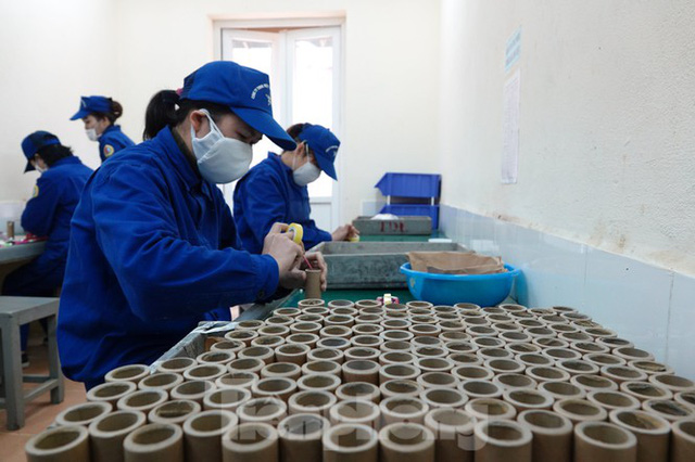 Khám phá nhà máy sản xuất pháo hoa duy nhất được cấp phép tại Việt Nam - Ảnh 8.