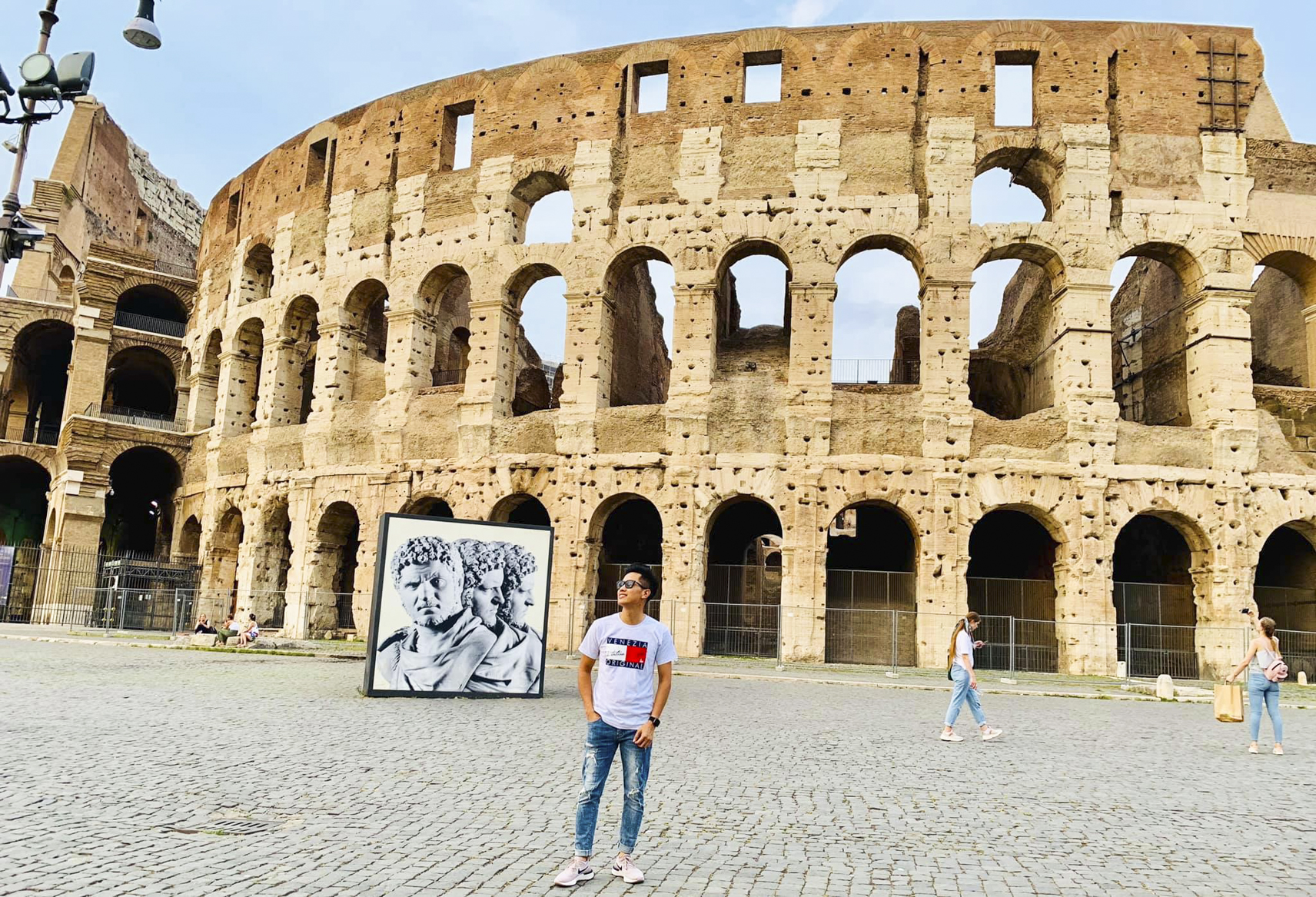 Ông trùm đường dây đánh bạc 30.000 tỷ: Chơi siêu xe, du lịch sang chảnh quanh năm - Ảnh 4.