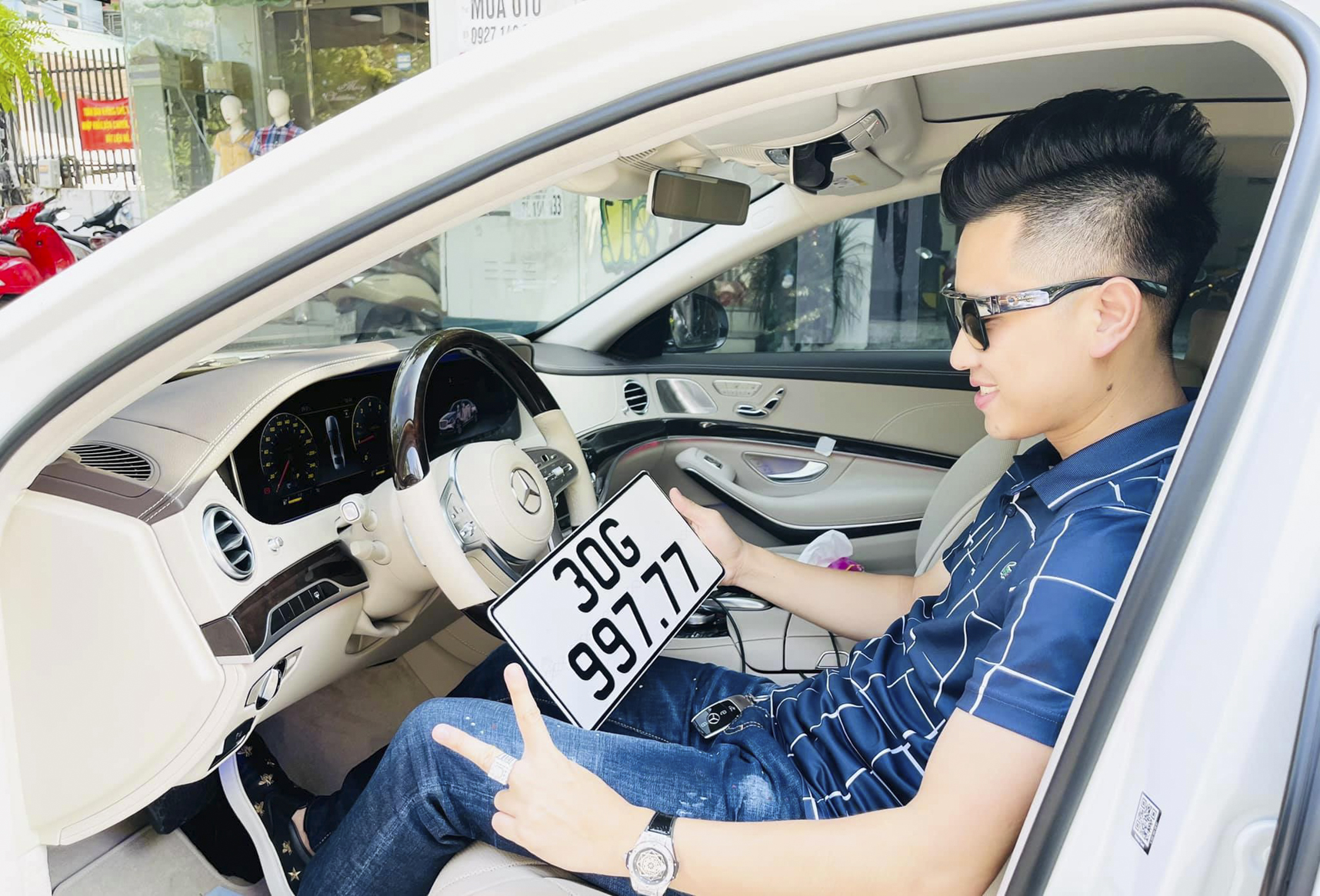 Ông trùm đường dây đánh bạc 30.000 tỷ: Chơi siêu xe, du lịch sang chảnh quanh năm - Ảnh 2.