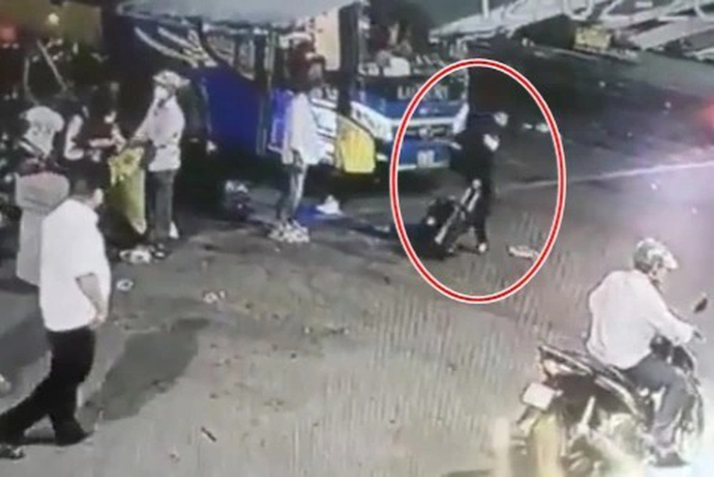 Camera ghi nhận hình ảnh cuối cùng khi nam sinh đi ra bờ sông tự tử lúc 4h sáng - Ảnh 1.