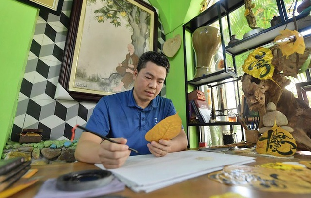 Gặp người không cho lá rụng... về gốc, tạo nên một nghề độc lạ ở Ninh Bình - Ảnh 1.