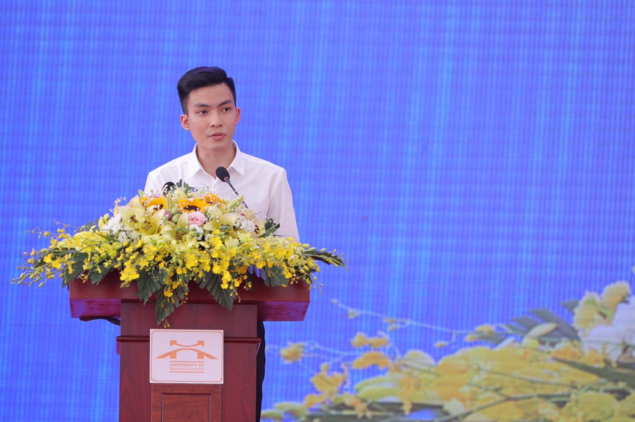 Nam sinh viên năm nhất: Từ cậu bé phụ hồ đến giám đốc kỹ thuật công nghệ - Ảnh 6.