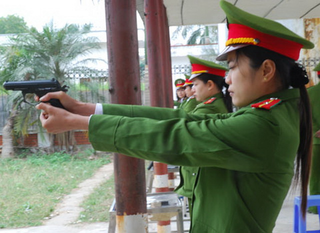 Tìm hiểu các loại súng ngắn trang bị trong quân đội Việt Nam - ảnh 9