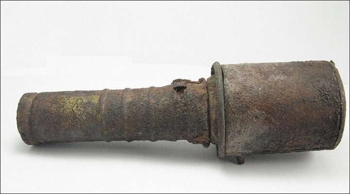 Dùng lựu đạn làm chày suốt 25 năm không hề hay biết - ảnh 1