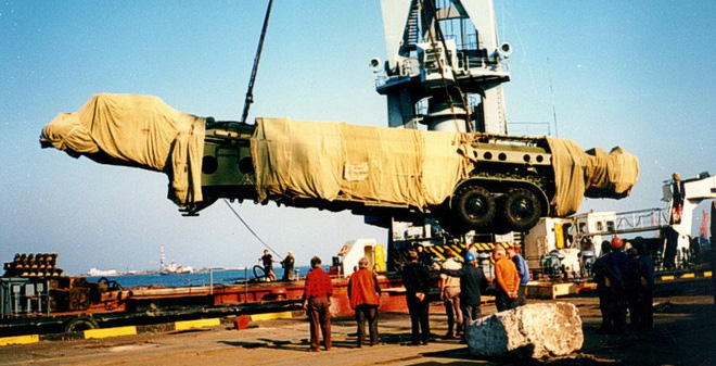 Tiếp nhận vũ khí hiện đại số lượng lớn chỉ có thể bằng đường biển! - ảnh 1