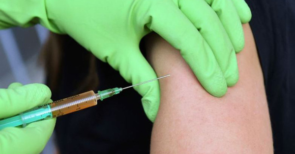 Tình nguyện viên thử vắc-xin Covid-19 tiết lộ những bí mật phía sau hậu trường