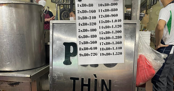 Phở Thìn Lò Đúc treo 'bảng cửu chương 80k' gây tranh cãi: Người khen, kẻ chê lố bịch