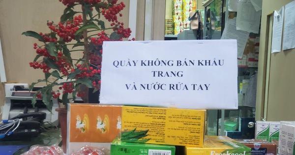 Sau 1 đêm, chợ thuốc lớn nhất Hà Nội đồng loạt đặt biển 'không bán khẩu trang, miễn hỏi'