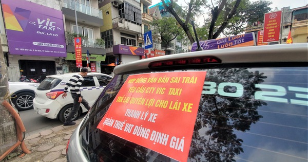 Tài xế Vic Taxi tắt đàm, bỏ làm kéo đến trụ sở hãng 'biểu tình'