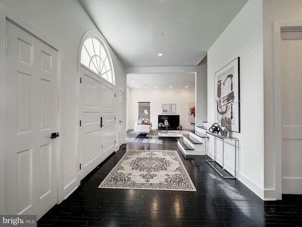 Cận cảnh biệt thự siêu sang tại Mỹ của diễn viên Gái nhảy ảnh 4