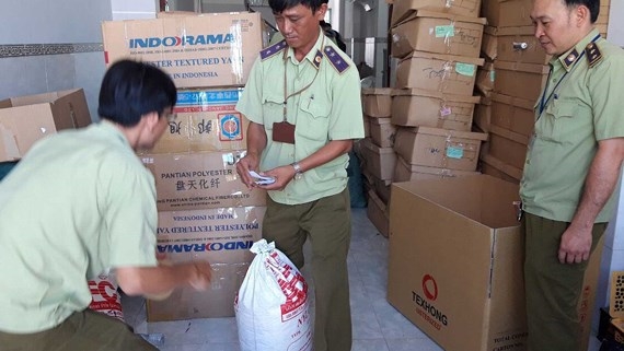 Ban Chong hang gia ra doi tu la phieu khong co that