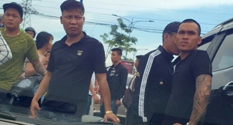 Bắt khẩn cấp đối tượng thứ 3 vụ vây xe chở công an ở Đồng Nai