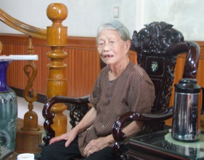 Dũng cảm cứu cụ bà trong đám cháy, Cảnh sát hình sự bị trọng thương - ảnh 3