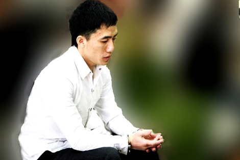 Cựu sinh viên sa ngã và nỗi cô độc chốn biệt giam - ảnh 2