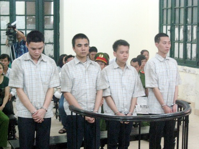 Cuộc đời chìm nổi của sát thủ dùng mìn cướp tiệm vàng - ảnh 2