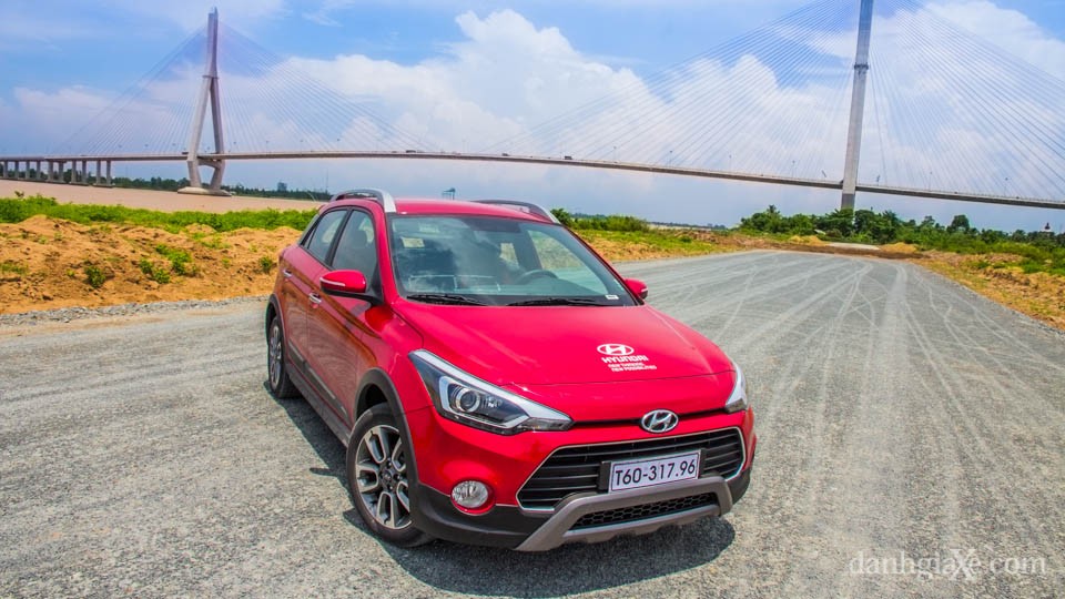 Đánh giá xe Hyundai i20 Active 2015 từ các chuyên gia - ảnh 33