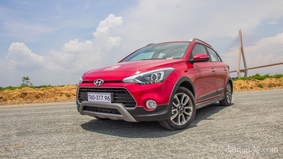 Đánh giá xe Hyundai i20 Active 2015 từ các chuyên gia - ảnh 5