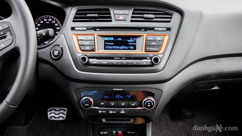 Đánh giá xe Hyundai i20 Active 2015 từ các chuyên gia - ảnh 21