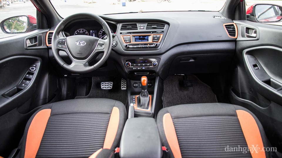 Đánh giá xe Hyundai i20 Active 2015 từ các chuyên gia - ảnh 13