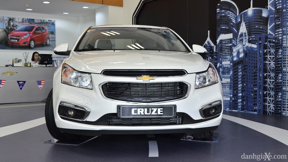Đánh giá xe Chevrolet Cruze/Lacetti 2015 từ các chuyên gia - ảnh 4