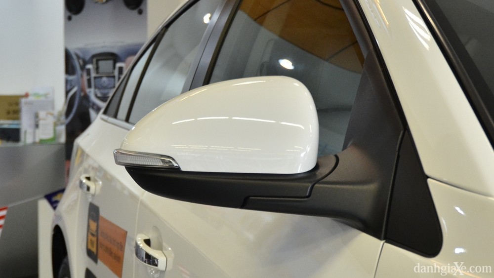 Đánh giá xe Chevrolet Cruze/Lacetti 2015 từ các chuyên gia - ảnh 8