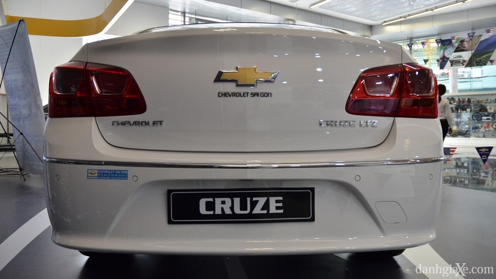 Đánh giá xe Chevrolet Cruze/Lacetti 2015 từ các chuyên gia - ảnh 11