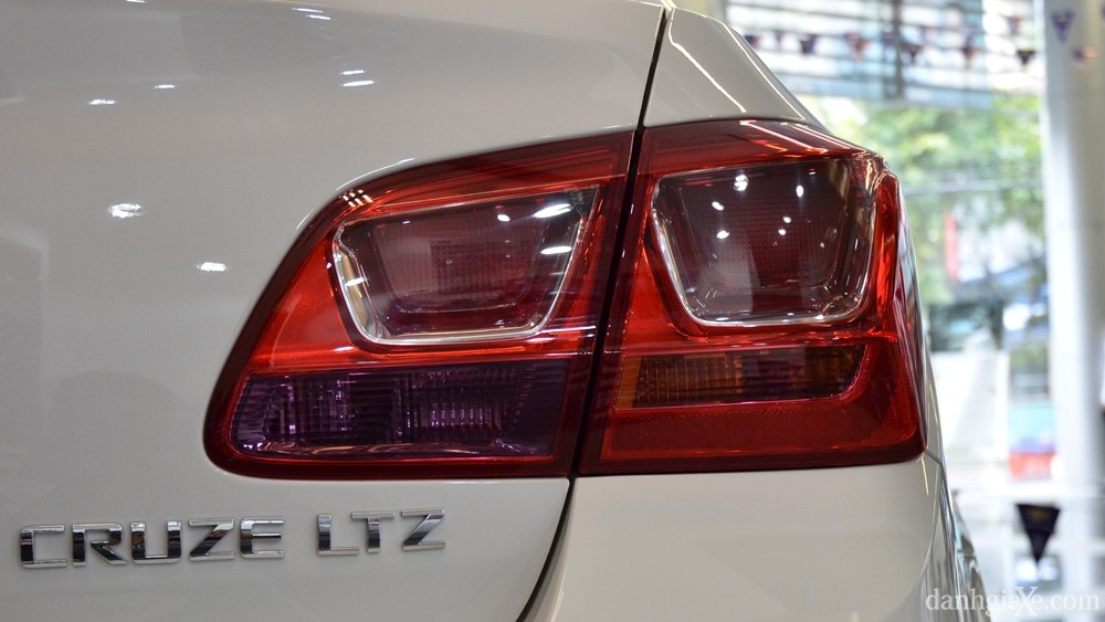 Đánh giá xe Chevrolet Cruze/Lacetti 2015 từ các chuyên gia - ảnh 12