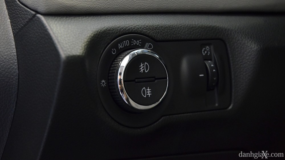 Đánh giá xe Chevrolet Cruze/Lacetti 2015 từ các chuyên gia - ảnh 20