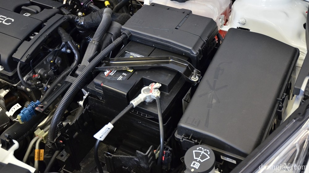 Đánh giá xe Chevrolet Cruze/Lacetti 2015 từ các chuyên gia - ảnh 34