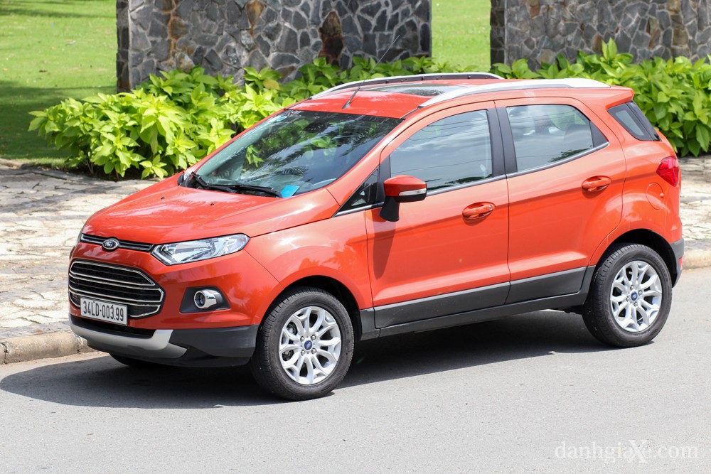 So sánh nhanh Ford EcoSport Titanium và Suzuki Vitara 2015 - ảnh 1