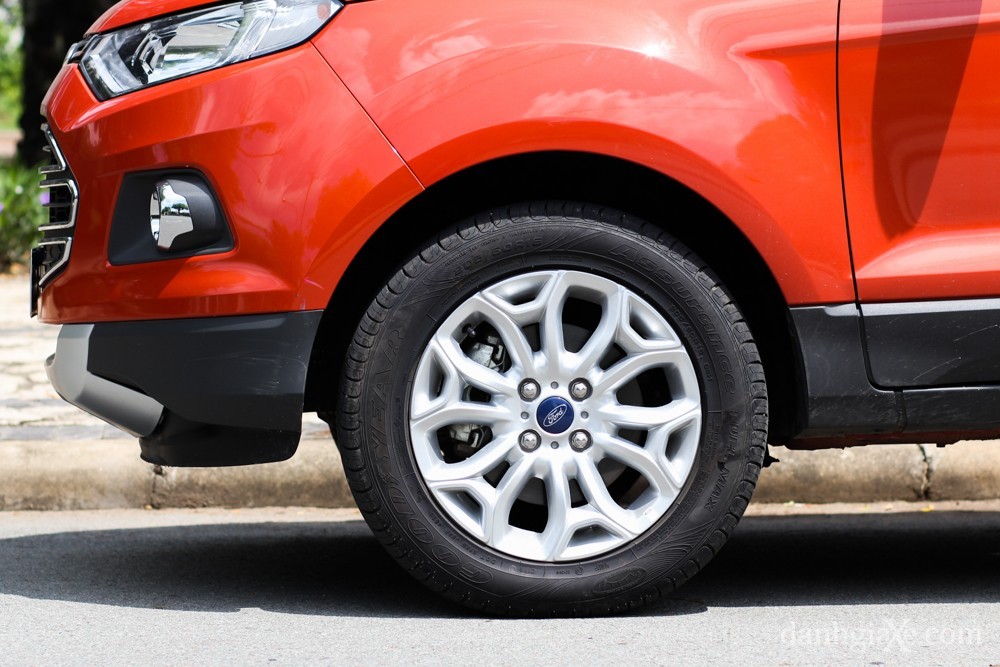 So sánh nhanh Ford EcoSport Titanium và Suzuki Vitara 2015 - ảnh 11